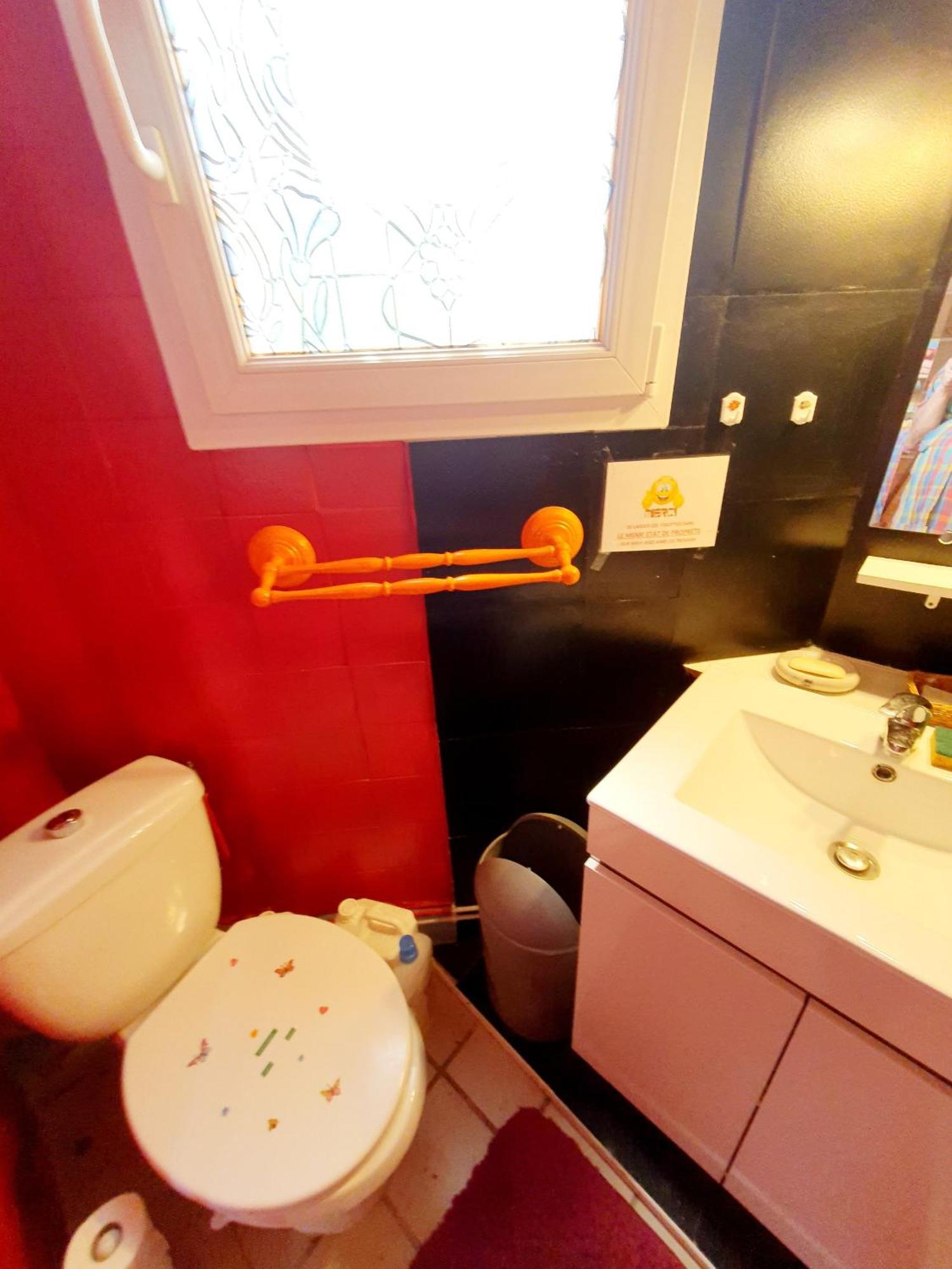Bed And Breakfast Les Roses Multicolores Du 47 Fumel エクステリア 写真